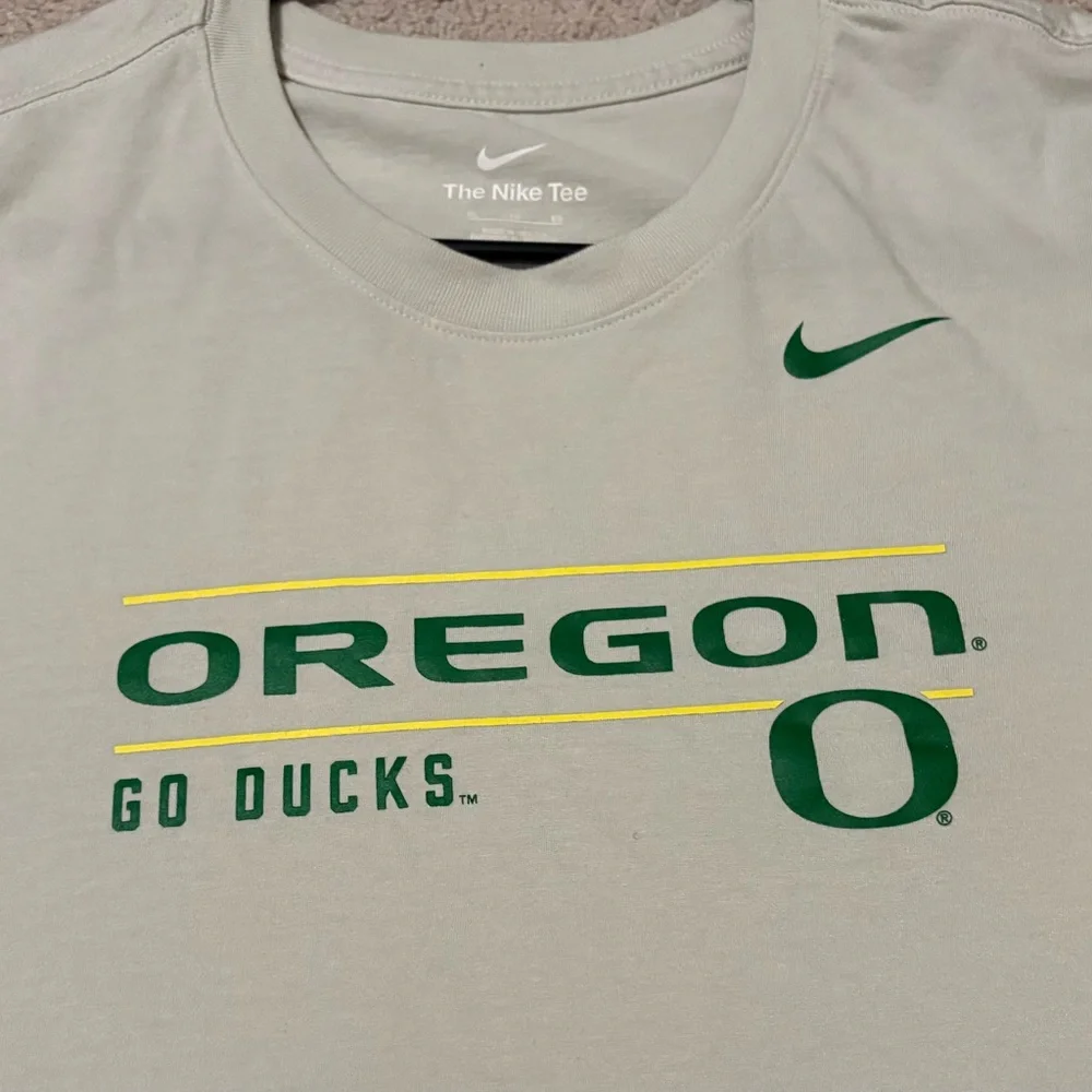 Men’s  XL Nike Oregon Ducks Football Shirt/Tee - Picture 2 of 5